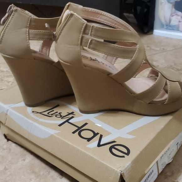 Shoes - Picture 4 of 5